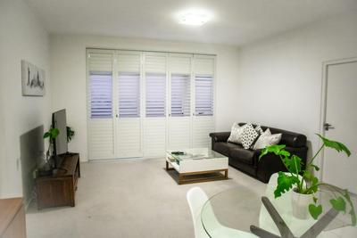 Apartment / Flat For Rent in Claremont Upper, Cape Town