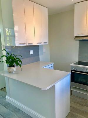 Apartment / Flat For Rent in Harfield Village, Cape Town