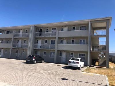 Apartment / Flat For Rent in Muizenberg, Cape Town