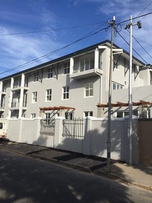 Apartment / Flat For Rent in Rosebank, Cape Town