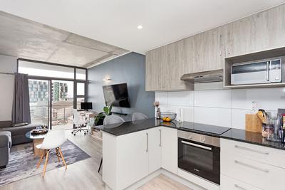 Apartment / Flat For Rent in Woodstock, Cape Town